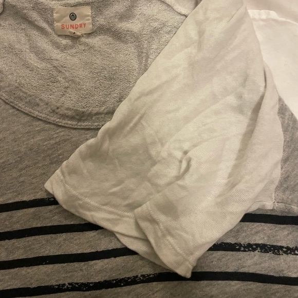 Sundry Scoop Neck Striped Baseball Style Short Sleeve Tee Size L - Picture 2 of 6